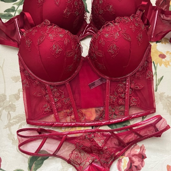 Midnight Affair Embroidery Push-Up Bra, Corset, Panty Set - Picture 8 of 10